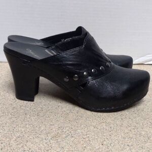 👍 Dansko Black Mules Size 37.    A3